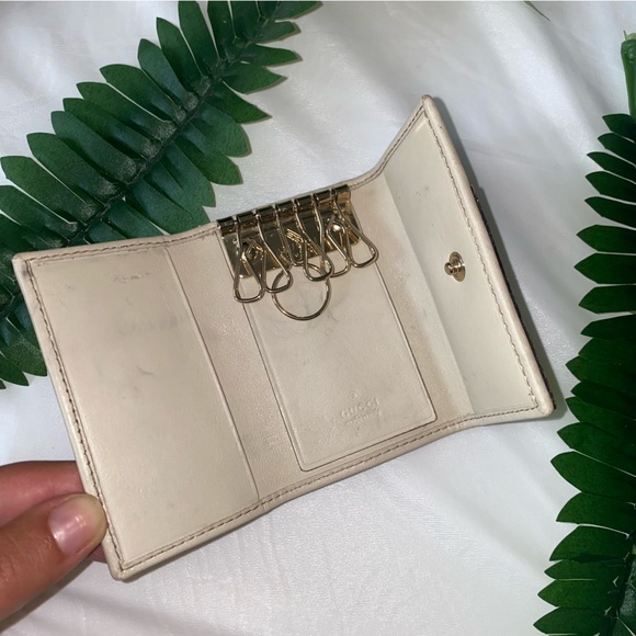 Gucci Monogram 6 Key Ring Holder in Pristine Condition - Picture 3 of 6